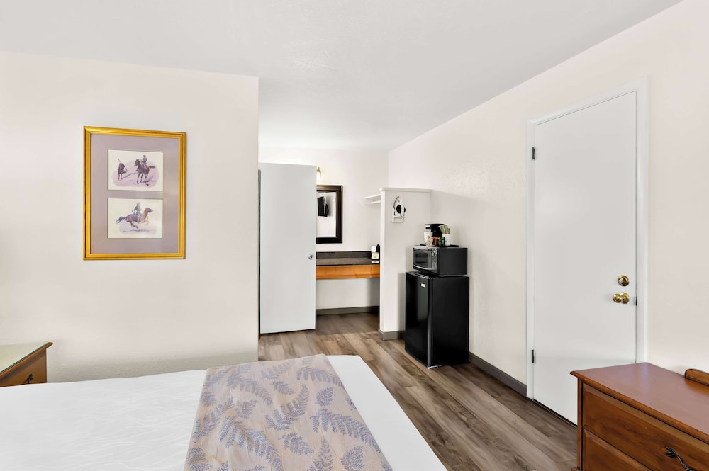 Surestay Plus Hotel by Best Western Susanville - photo 17