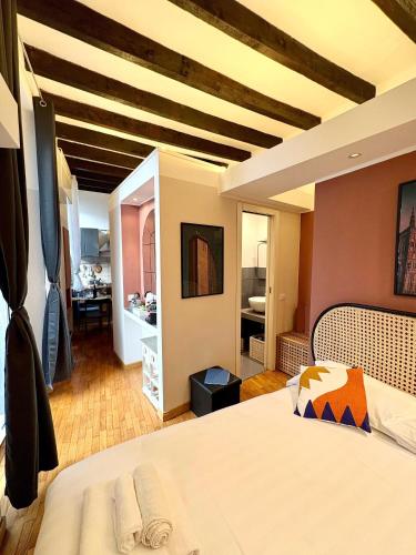 Historic City Center flat Duomo 10m M4 Vetra — 4-Star Luxury Hotel in Milan, Italy