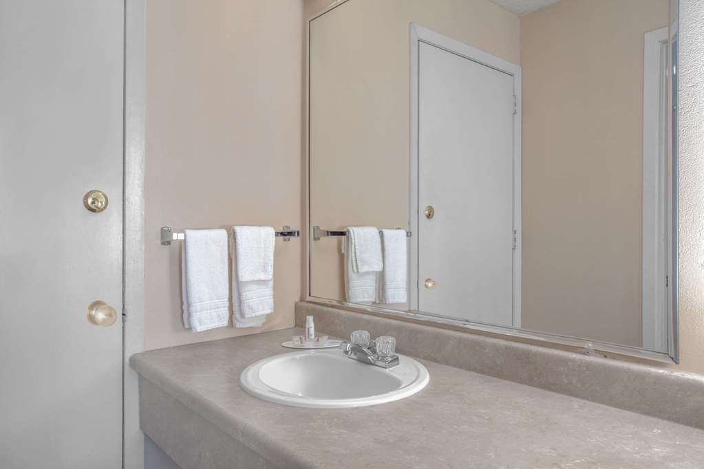 Super 8 by Wyndham Carlisle North - photo 10