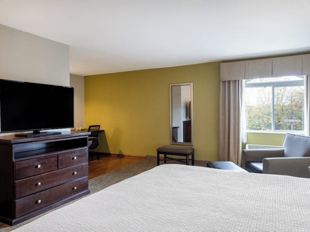 Holiday Inn Express & Suites Chicago Libertyville by IHG - photo 15