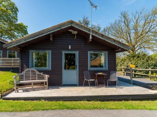 Chalet Lodge 1 by Interhome — 4-Star Luxury Hotel in Launceston, United Kingdom
