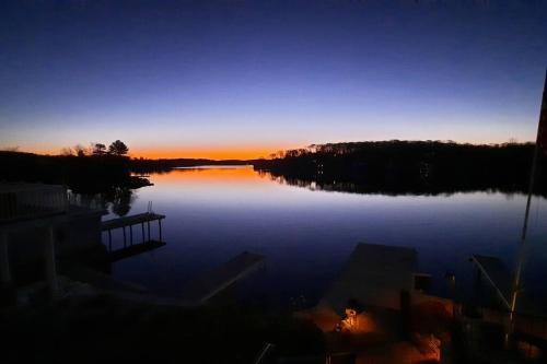 Falcon's Nest Ski & Relax at Lakefront Hopatcong — hotel in Andover