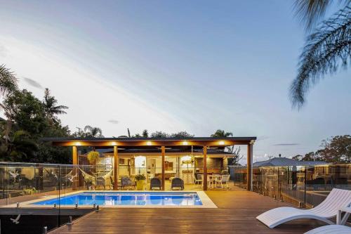 Tranquil 3 bed getaway in Currumbin Pool and Spa - carbon neutral hotel in Gold Coast