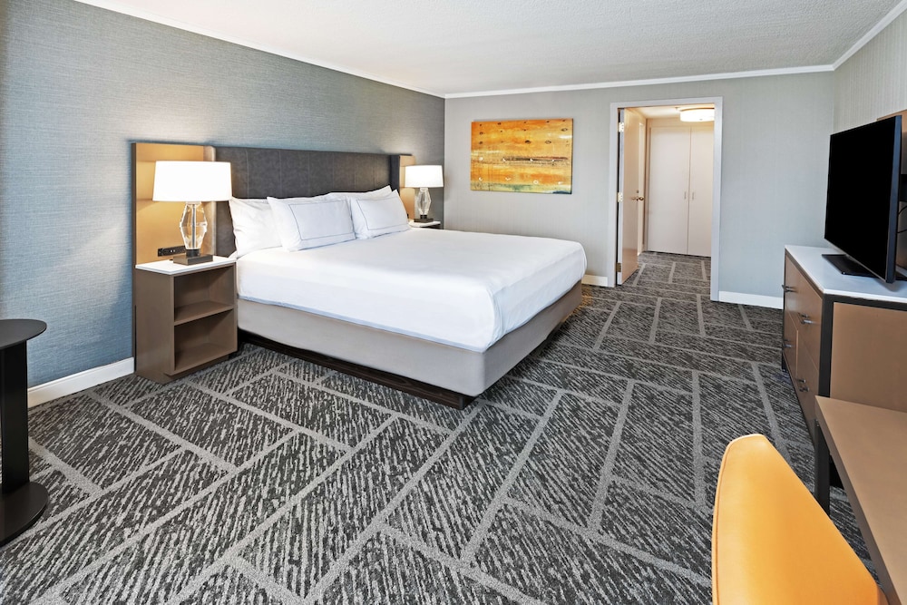 DoubleTree by Hilton Tulsa Warren Place - photo 7