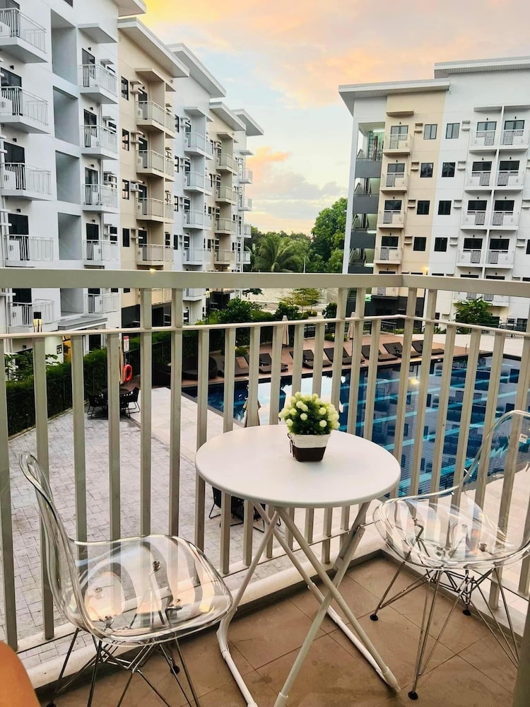 Hill Residence by Sarah Rentals — 4-Star Luxury Hotel in Caloocan City, Philippines