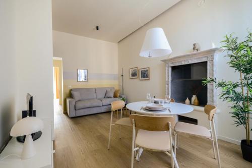 GuestHost Cozy Flat X4 in MM3 Porta Romana — 4-Star Luxury Hotel in Milan, Italy
