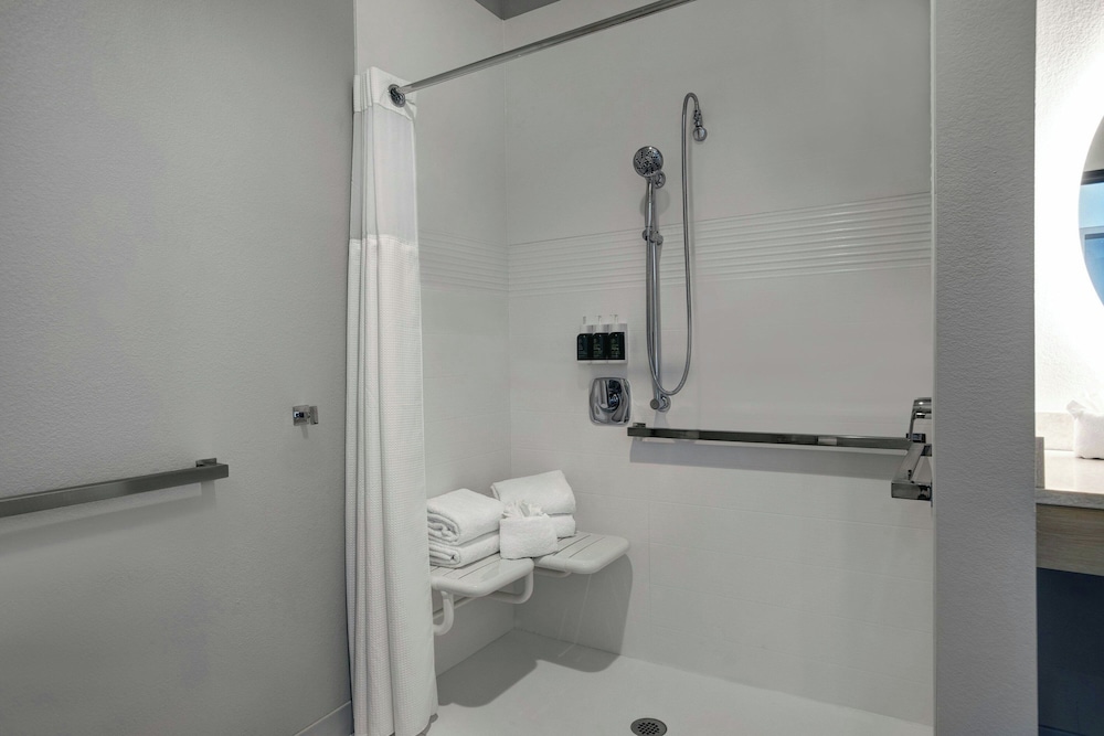 TownePlace Suites by Marriott Phoenix Glendale Sports & Entertainment District - photo 22