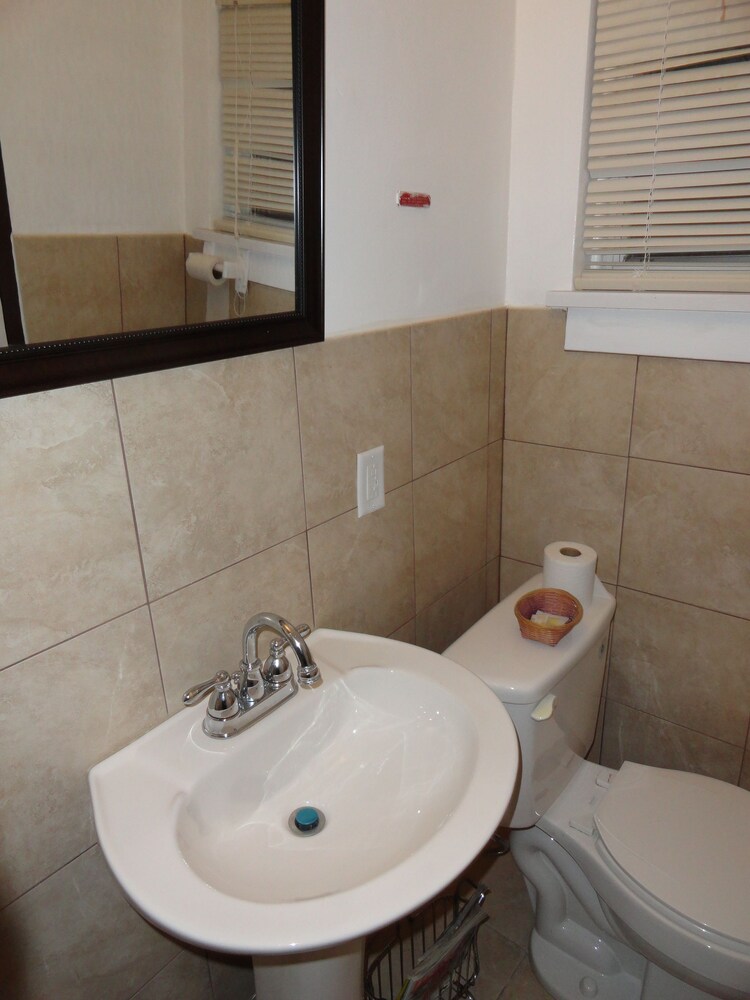 Elm Tree Motel - photo 13