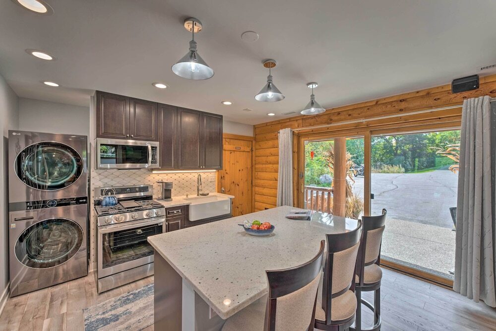 Cozy Wisconsin Studio 11 Mi To Lake Geneva 17939241 — Burlington