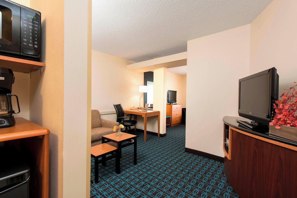 Fairfield by Marriott Inn & Suites Bloomington - photo 12