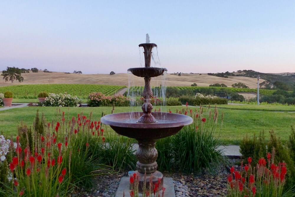 Sundance Bed & Breakfast — 4-Star Luxury Hotel in Paso Robles, United States