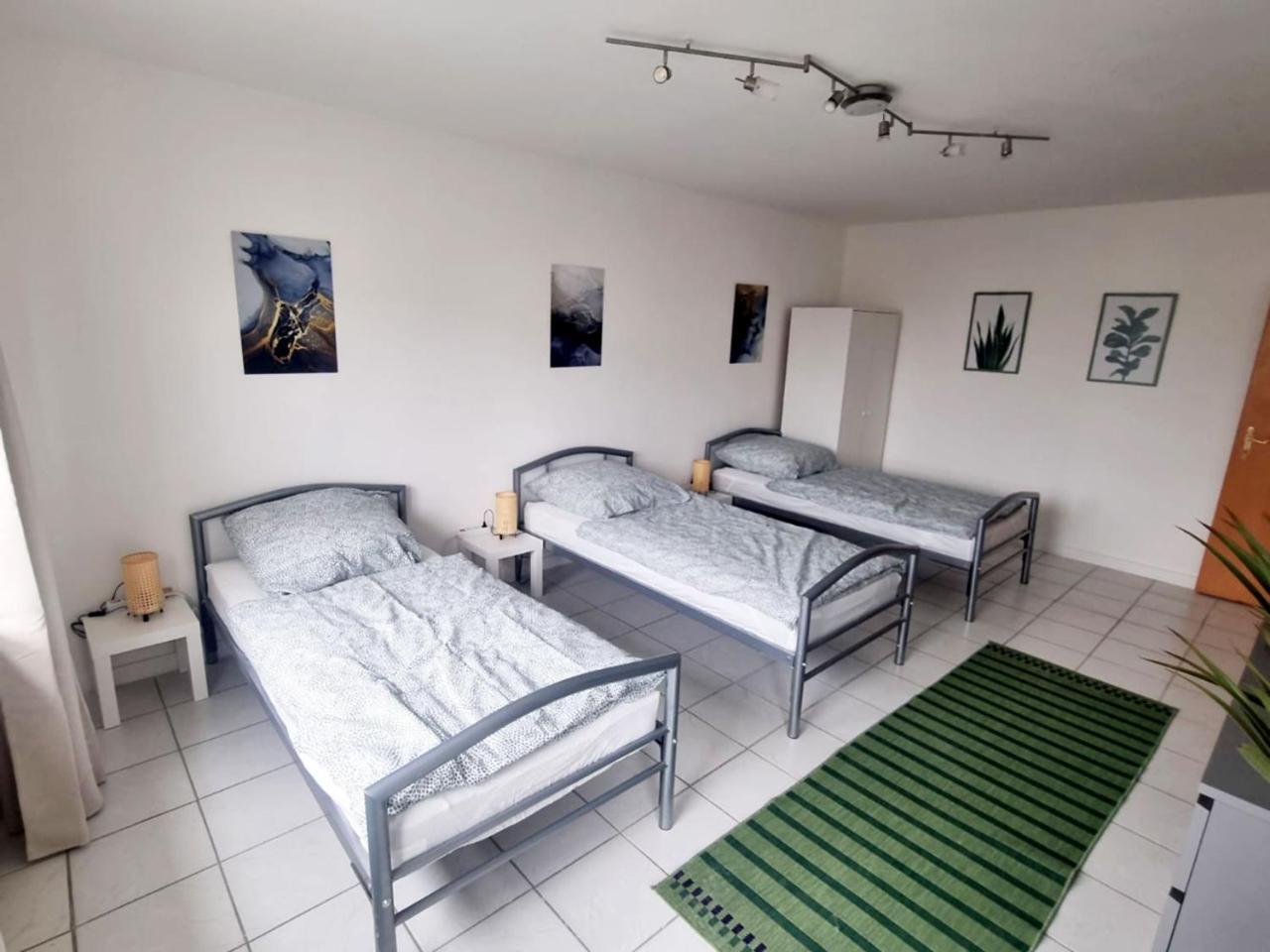 Apartment with Balcony in Mönchengladbach — 4-Star Luxury Hotel in Moenchengladbach, Germany