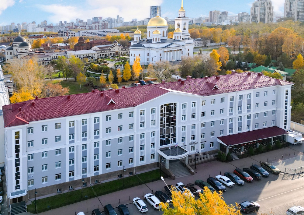 Green Park Hotel — hotel in Yekaterinburg