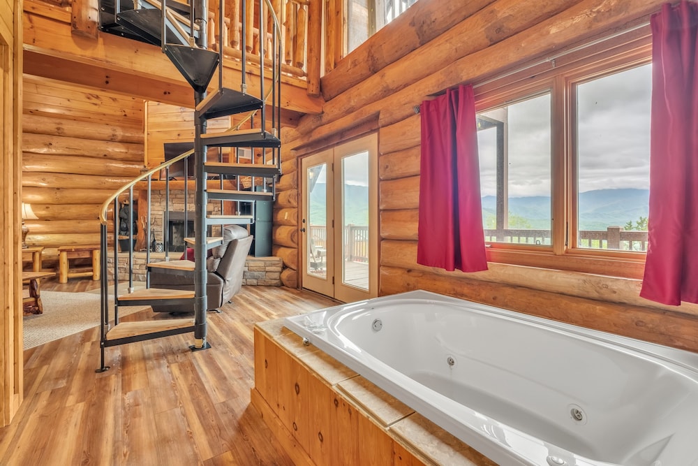Sky Views Panoramic Views 2 Bedroom Cabin by Heavenly Views Resort - photo 13