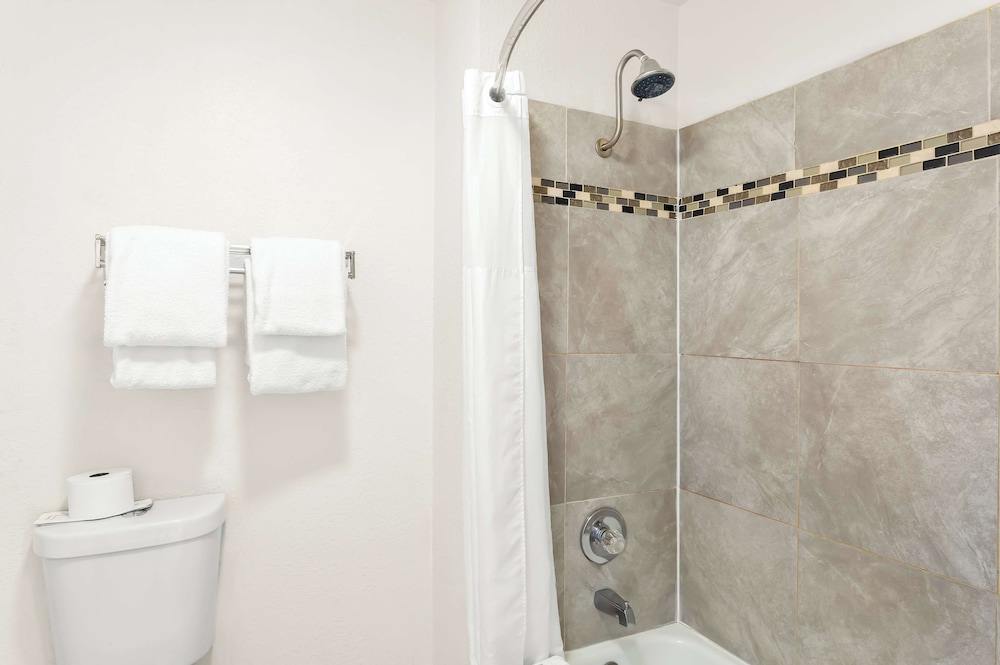 Surestay Plus Hotel by Best Western Susanville - photo 25