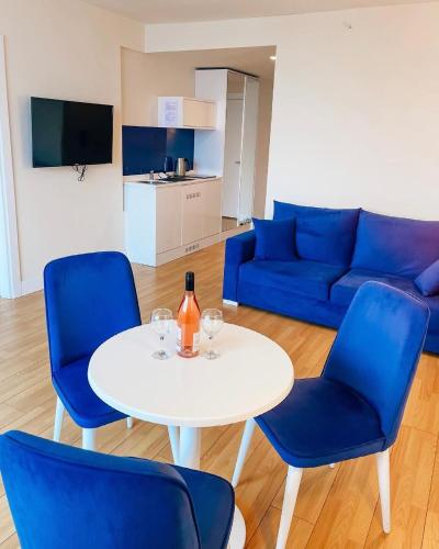 Apartment in Orbi City