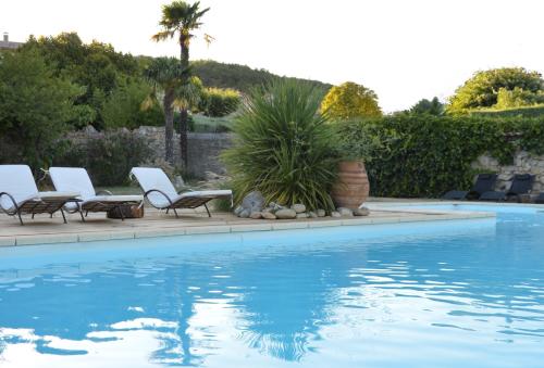 Domaine De La Manse — 4-Star Luxury Hotel in Villeneuve-De-Berg, France