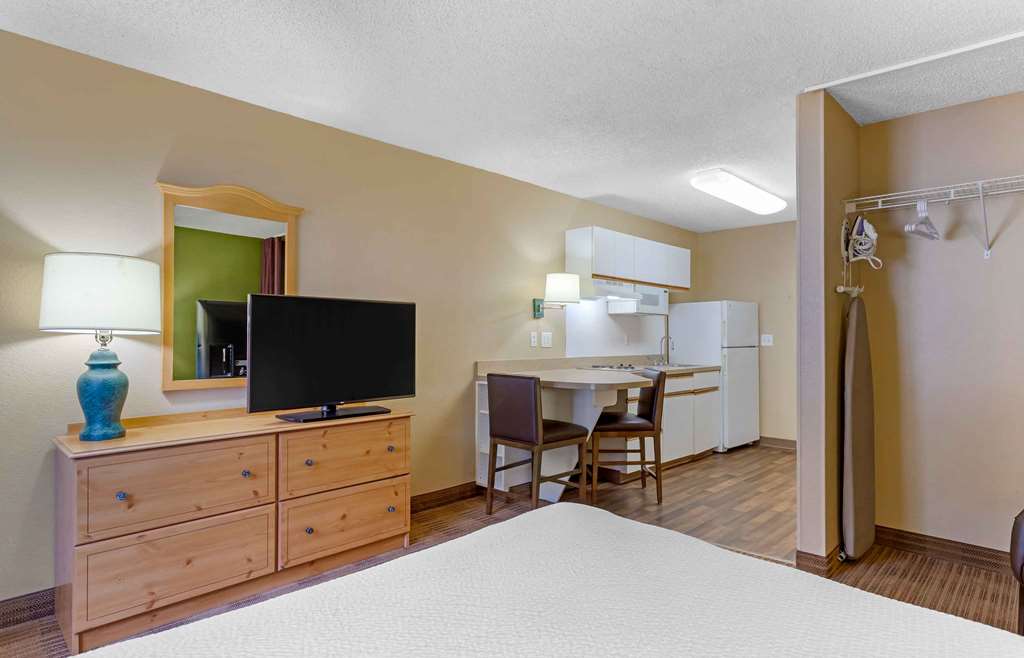 Extended Stay America Suites Houston Galleria Uptown - photo 11