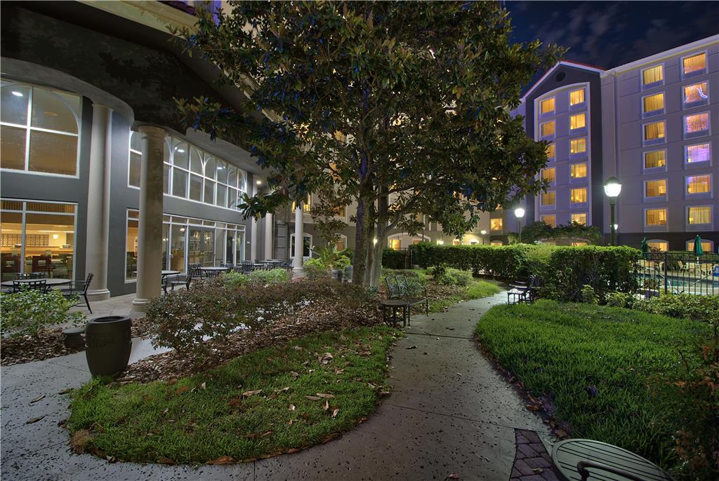 La Quinta Inn & Suites by Wyndham Orlando I Drive Conv Ctr - photo 9