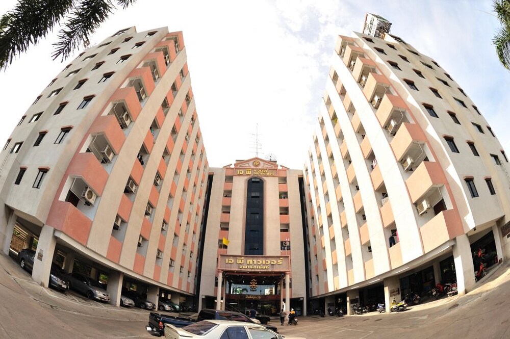 Ap Aparment — Krathum Baen