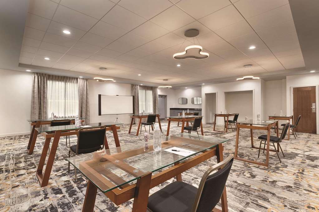 Radisson Hotel Atlanta Airport - photo 21