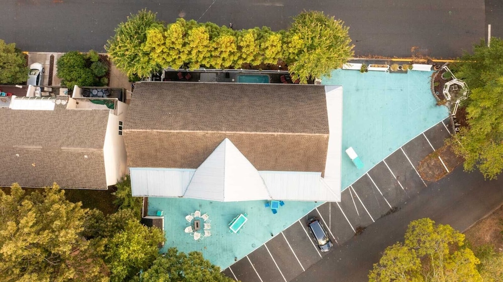 Canalside Inn - photo 181