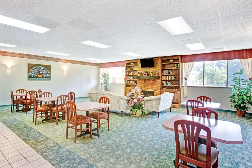 Super 8 by Wyndham Gaffney - photo 27