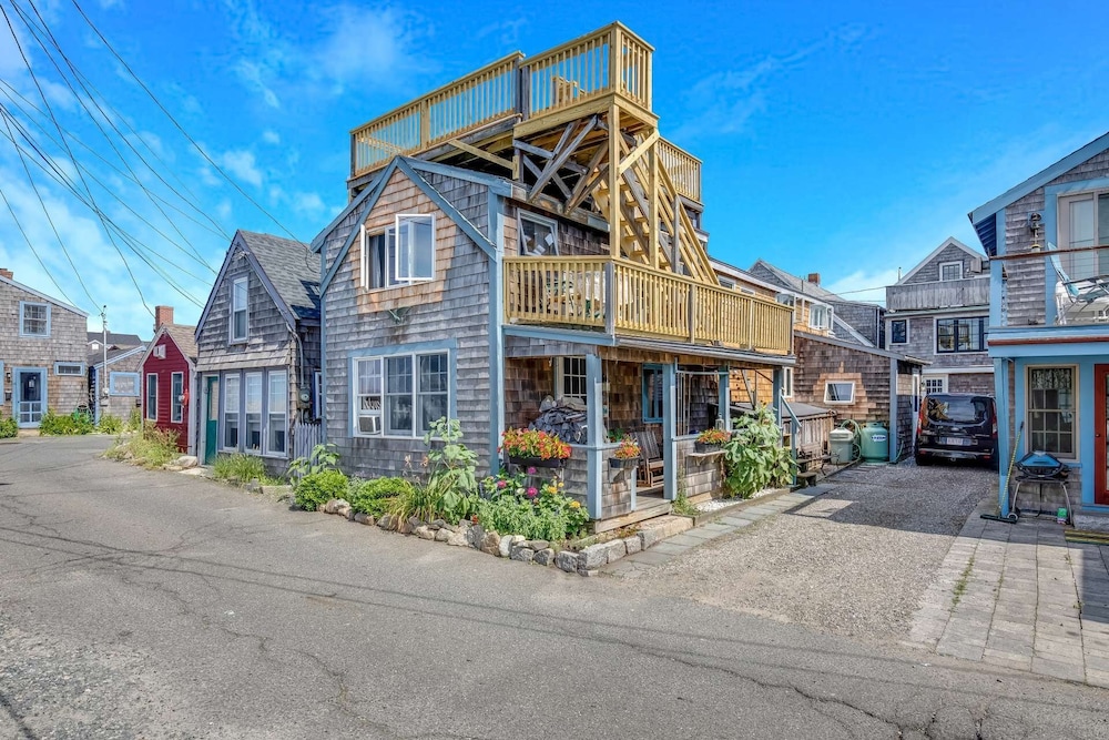 Bell Buoy - last minute hotel in Rockport