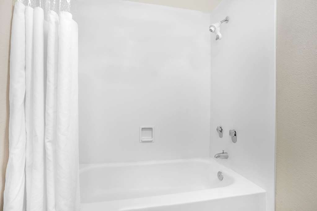 Super 8 by Wyndham Austell Six Flags - photo 7