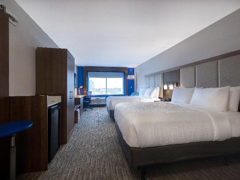 Holiday Inn Express & Suites Ann Arbor University South by IHG - photo 67