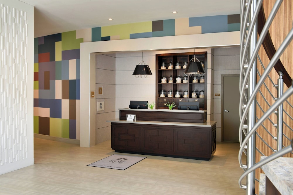 Four Points by Sheraton Coral Gables - photo 2