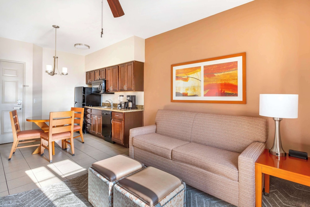 Hilton Vacation Club Varsity Club Tucson - photo 17