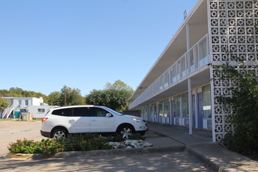 LoneStar Inn & Suites - photo 18