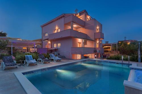 Apartments Silva — 4-Star Luxury Hotel in Slatine, Croatia