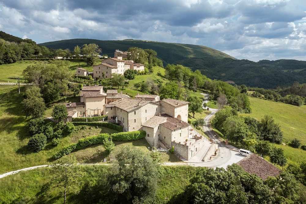 Borgo Di Gallano - last minute hotel in Valtopina