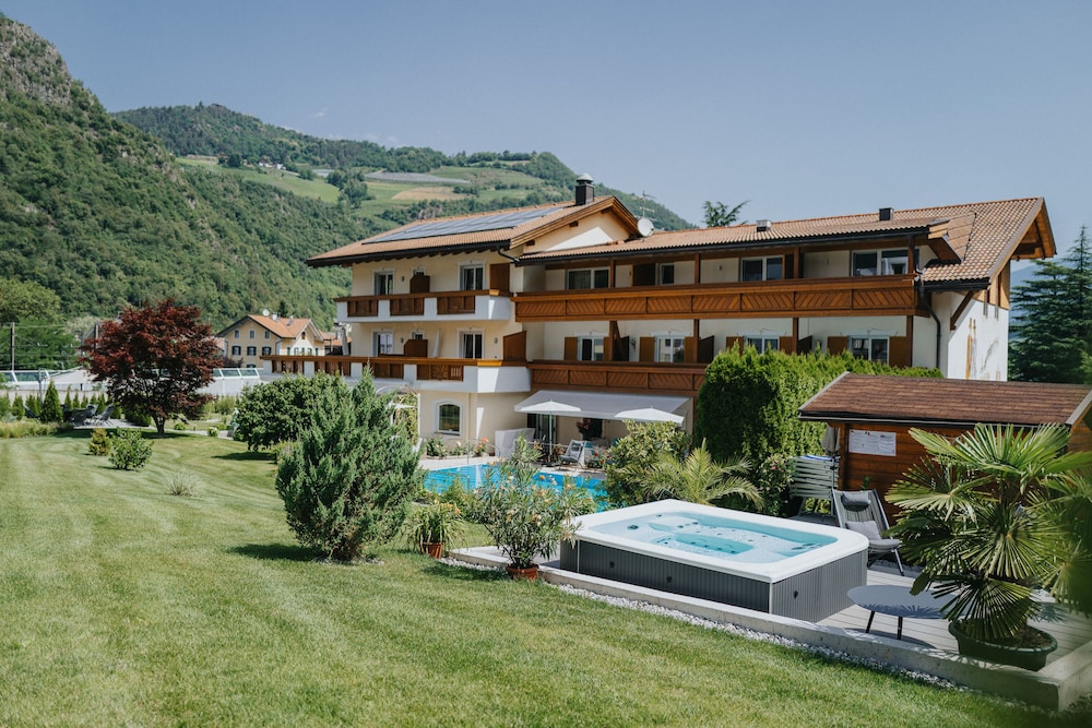 Hotel Bischofhof - carbon neutral hotel in Chiusa