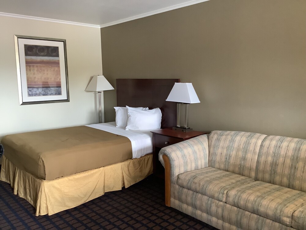 Silver Spur Vintage Inn & Suites - photo 12