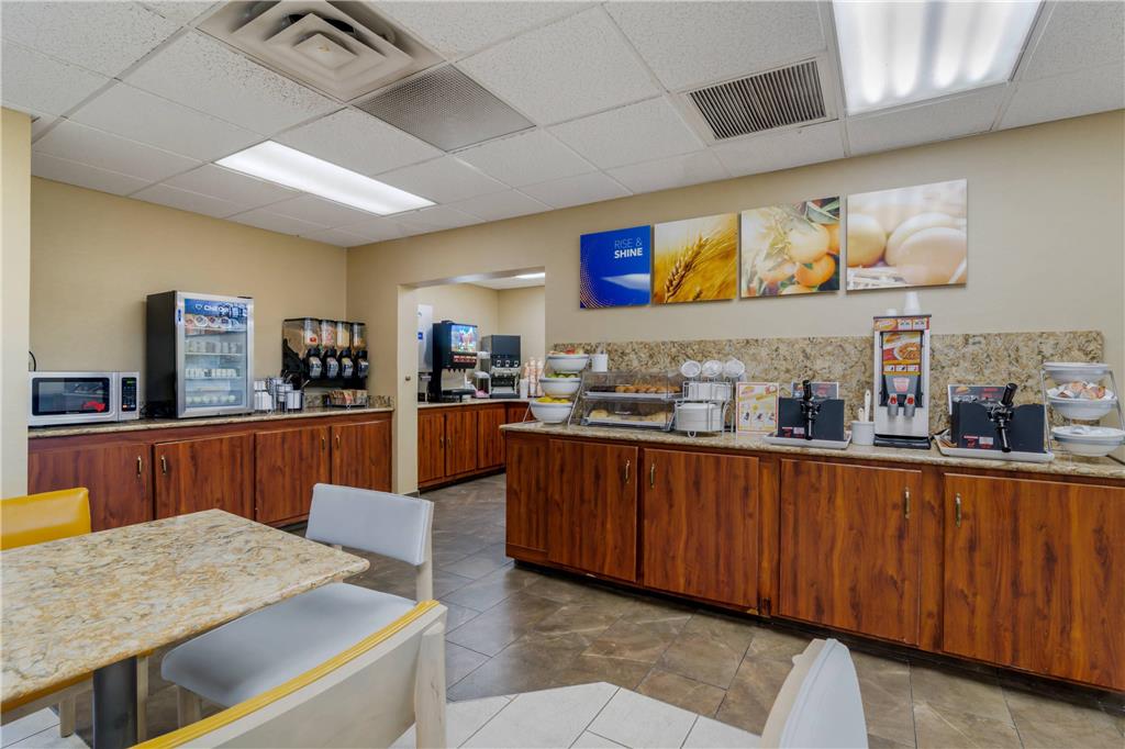 Comfort Inn Bismarck - photo 27
