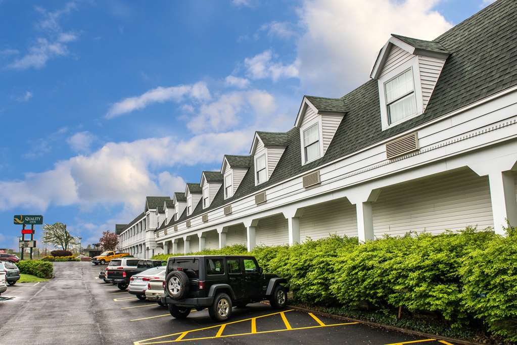 Quality Inn Pittsburgh Airport - photo 3
