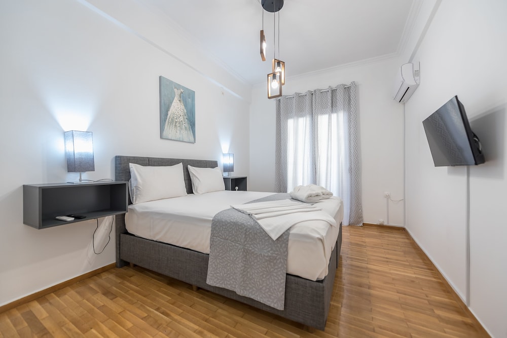 Athens Bright Suite by Cloudkeys — 4-Star Luxury Hotel in Athens, Greece