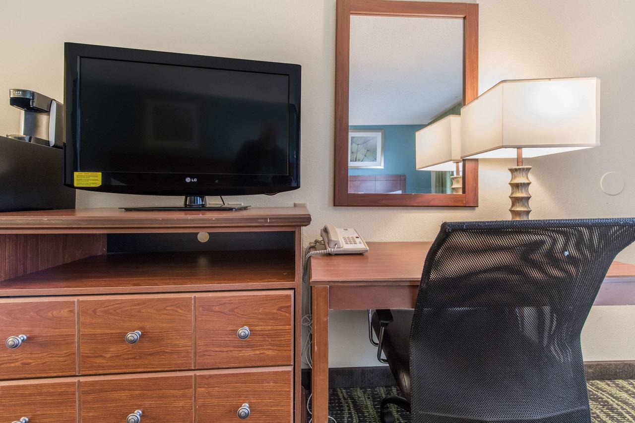 Quality Inn Bellevue - photo 30