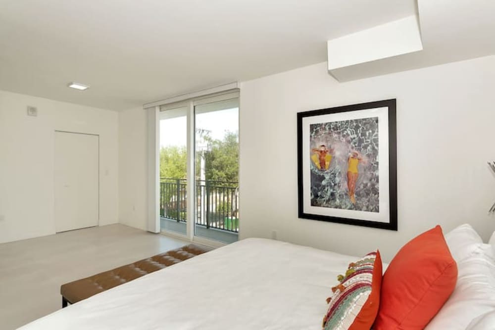 Roami at Grove 27 - photo 4