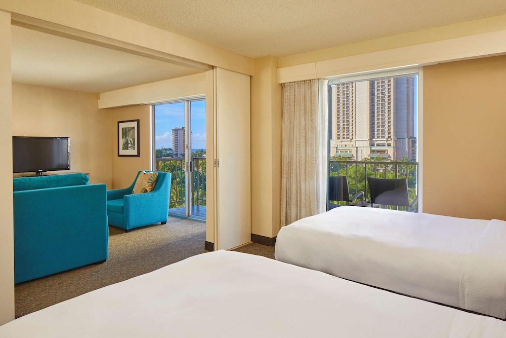 DoubleTree by Hilton Hotel Alana Waikiki Beach - photo 8