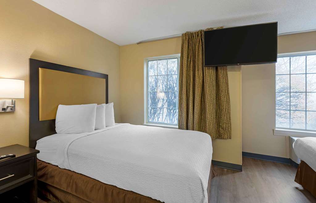 Extended Stay America Select Suites St. Louis Airport Central - photo 19