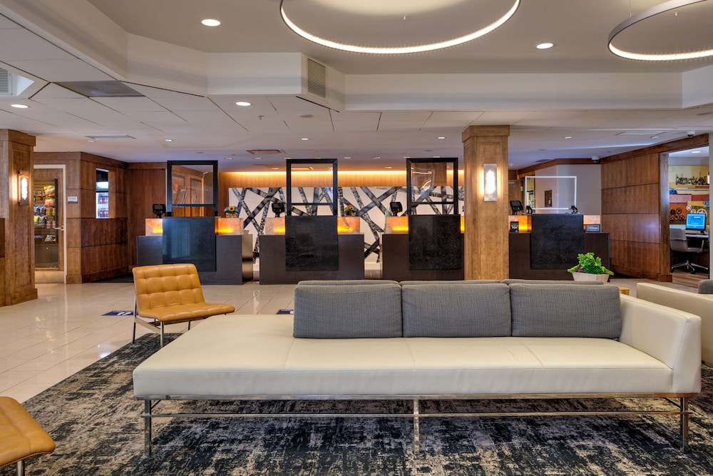 DoubleTree by Hilton Hotel & Suites Pittsburgh Downtown - photo 3