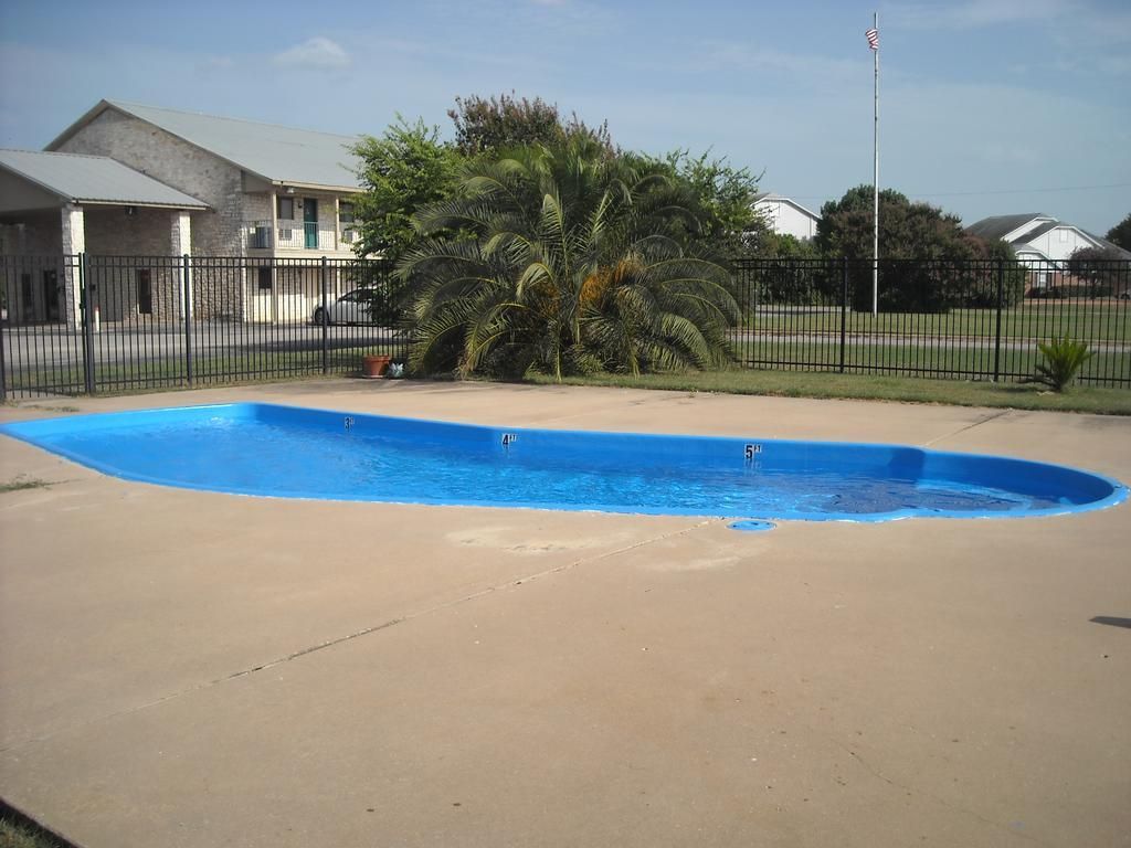Bastrop Inn - photo 3