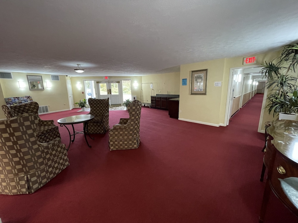 Gold Star Inn & Suites - photo 2