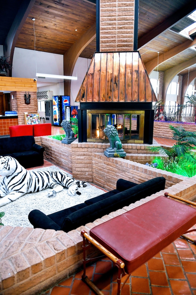 Douglas Inn & Conference Center - photo 12