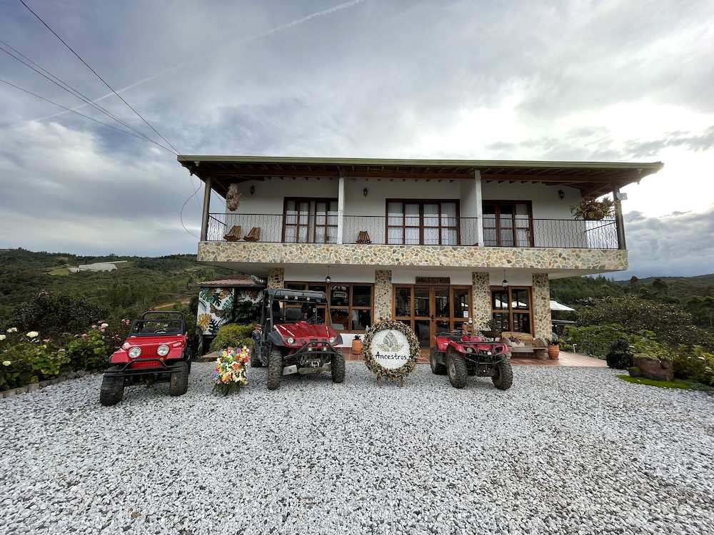 Glamping Ancestros Ecoparque — hotel in Girardota