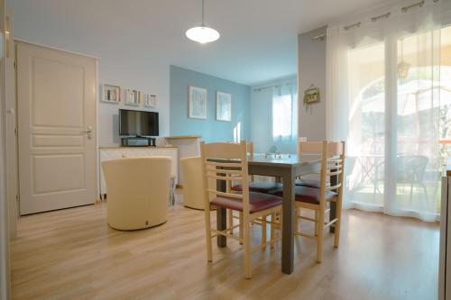 Studio Cote Jardin in Greoux-Les-Bains, France